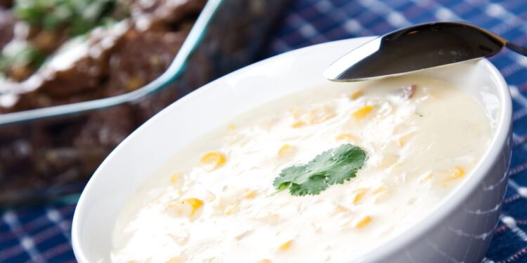 Essa receita de creme de milho fácil deixa qualquer refeição com gosto de casa