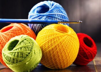 Personagem queridinho de crochê conquista com charme e detalhes apaixonantes