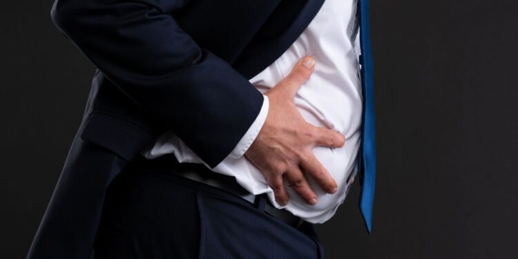 Por que os homens devem prestar atenção ao desconforto abdominal inferior?