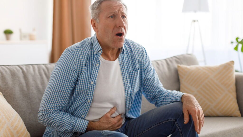 Por que os homens devem prestar atenção ao desconforto abdominal inferior?