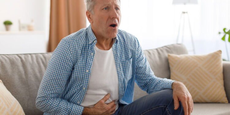 Por que os homens devem prestar atenção ao desconforto abdominal inferior?