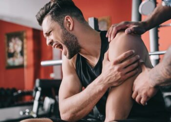 Bursite de ombro atinge atletas e idosos mais do que se imagina