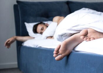 Nunca durma com os pés voltados para a porta