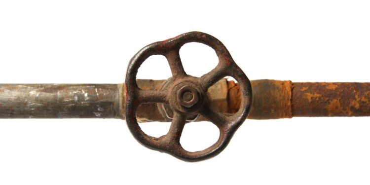 A forma mais prática e eficaz de tirar ferrugem de metais