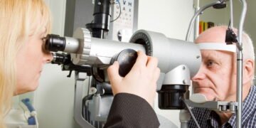 Saiba como proteger os seus olhos à medida que envelhece