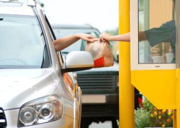 Filial de fast food passa por modernização e será inaugurada em dezembro