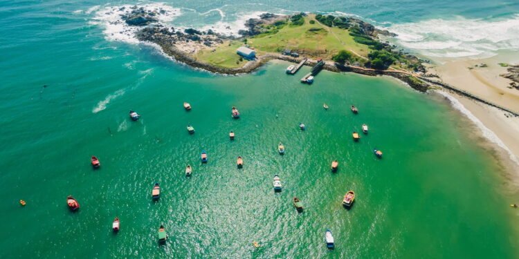 A cidade litorânea que oferece o estilo de vida leve que todos estão buscando