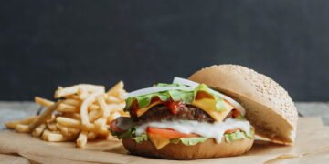 Receita de hambúrguer artesanal que transforma qualquer refeição