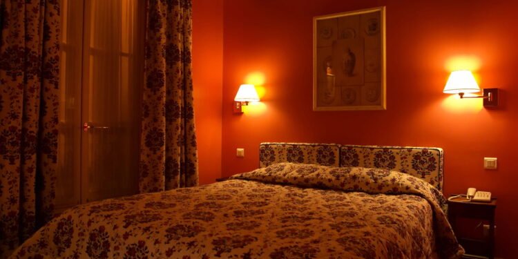 Deixam a luz do quarto acesa à noite