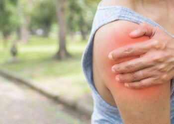 Exercícios simples podem evitar dores no ombro, mostram fisioterapeutas