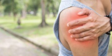 Exercícios simples podem evitar dores no ombro, mostram fisioterapeutas