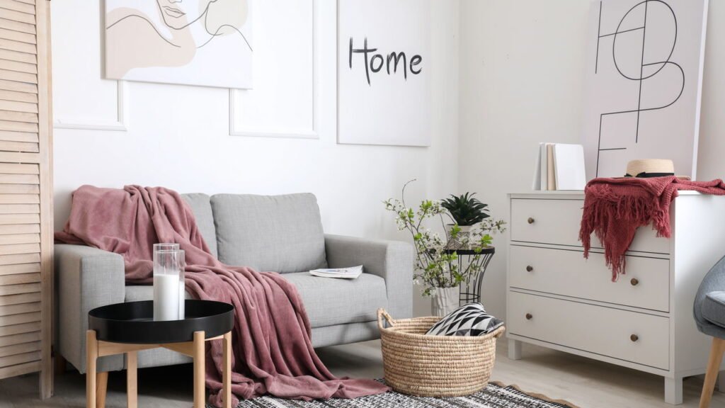 Como usar manta para sofá e criar um ambiente aconchegante