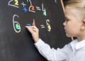 Quanto é (5 + 5) × 5 ÷ 5 + 5 poucos acertam o resultado