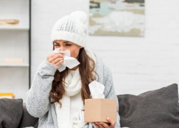 É assim que nosso corpo reage quando vemos uma pessoa doente