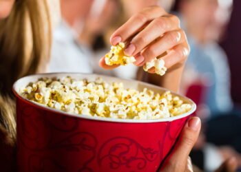 Médico famoso revela, “Pipoca de cinema traz 2 pacientes ao hospital só nesta semana”