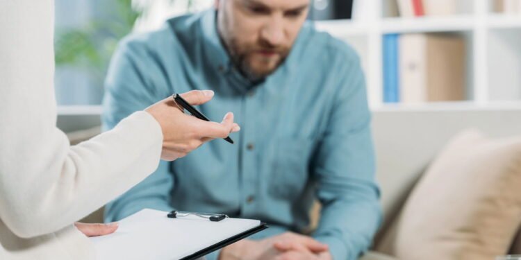 A ansiedade pode estar escondida em hábitos que você admira - Créditos: depositphotos.com / IgorVetushko