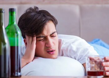 Truques infalíveis para aliviar a ressaca rapidamente