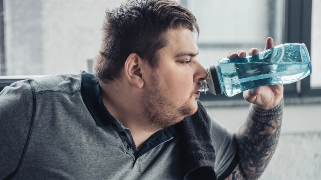 Sentir sede o tempo todo pode ser algo mais sério do que parece