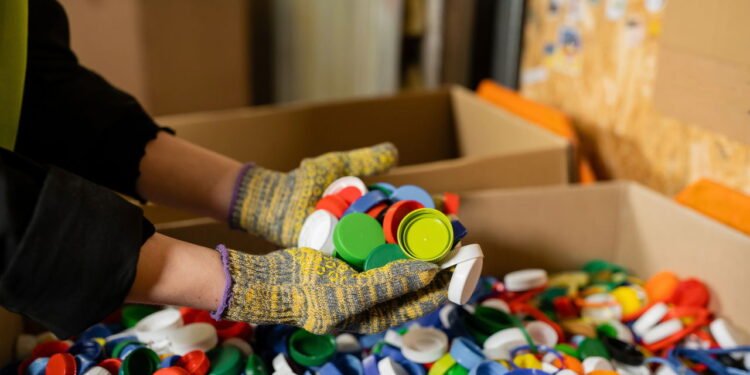 Tampinha de plástico - Créditos: depositphotos.com / AllaSerebrina