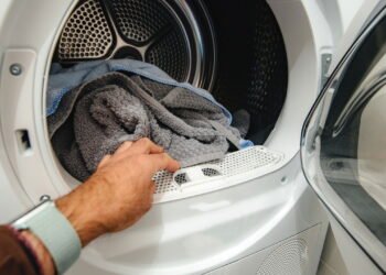 O erro comum que muitos cometem com toalhas "é assim que você deve lavá-las", segundo especialistas