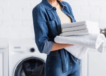 O erro comum que muitos cometem: “Com que frequência as toalhas devem ser lavadas?”
