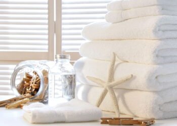 O segredo para manter toalhas sempre macias sem amaciante