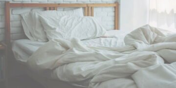 Por que deixar os travesseiros no sol pode salvar sua saúde