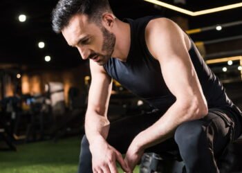 O que acontece se você parar de pagar a academia sem cancelar o contrato