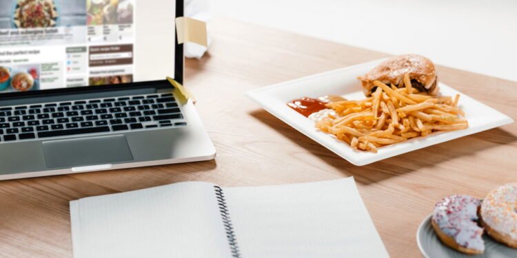 Vale-alimentação um benefício ao trabalhador - Créditos: depositphotos.com / IgorVetushko