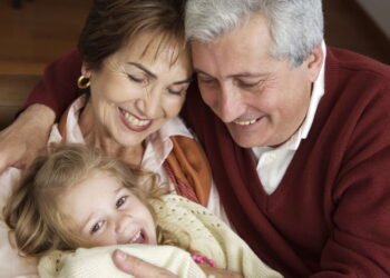 Os 5 signos que são considerados as melhores vovós do zodíaco