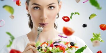 Alimentos que fortalecem pele e cabelo e como usar sem complicação