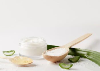 3 formas simples de usar babosa para melhorar a saúde da sua pele