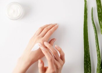 Como usar babosa no rosto para estimular colágeno de forma natural