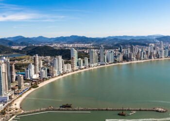 Essa cidade no Sul do Brasil é chamada de 'Dubai Brasileira' e atrai quem busca luxo e qualidade de vida