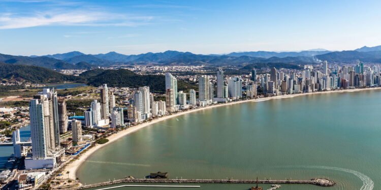 Essa cidade no Sul do Brasil é chamada de 'Dubai Brasileira' e atrai quem busca luxo e qualidade de vida