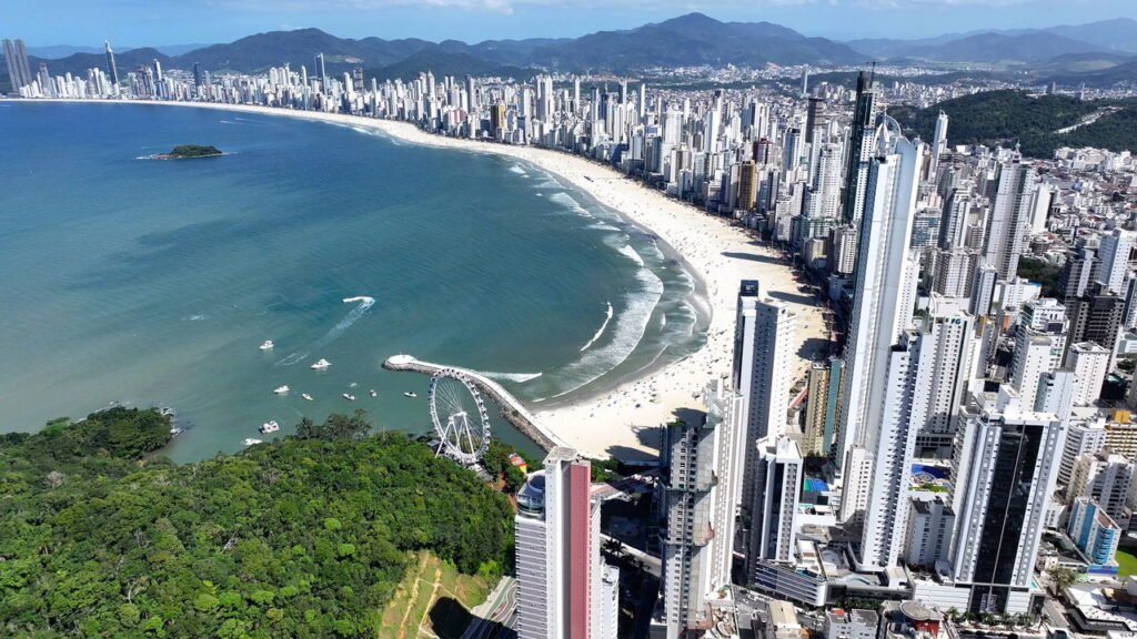 Essa cidade no Sul do Brasil é chamada de 'Dubai Brasileira' e atrai quem busca luxo e qualidade de vida