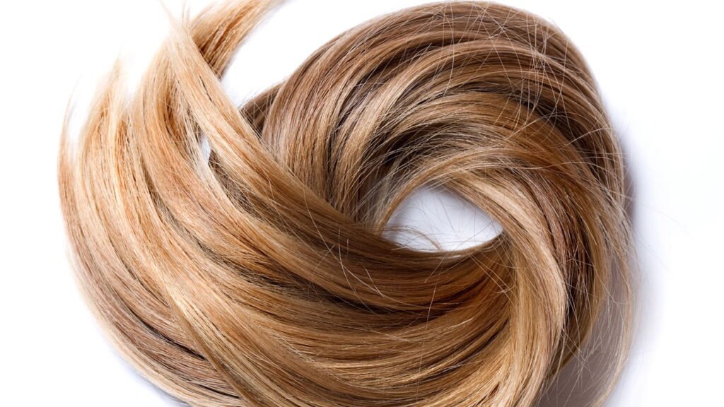 Dermatologistas revelam truque com vinagre de maçã para alisar o cabelo 