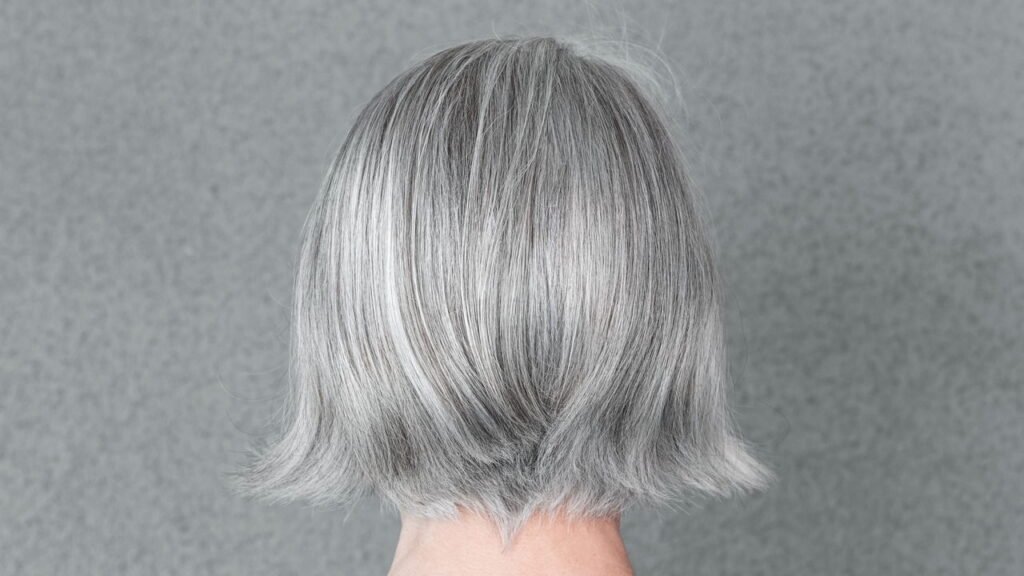 O segredo do vinagre de maçã nos cabelos brancos que ninguém te contou