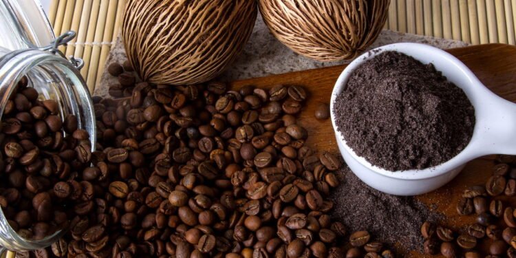 Como usar café no cabelo e turbinar o crescimento dos fios