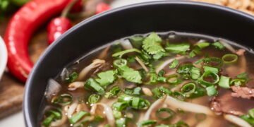 Receita de caldo de legumes para melhorar a saúde óssea naturalmente