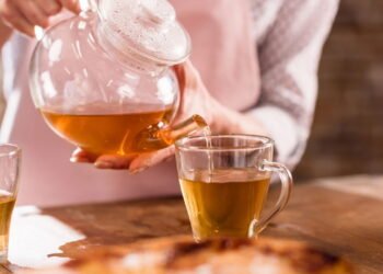 Os melhores chás naturais que ajudam a reduzir o estresse