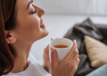 Os melhores chás naturais que ajudam a reduzir o estresse