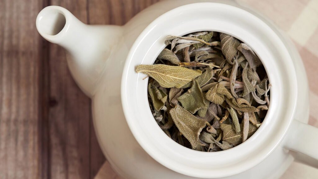 Essa planta simples pode aliviar sintomas da menopausa e poucos sabem