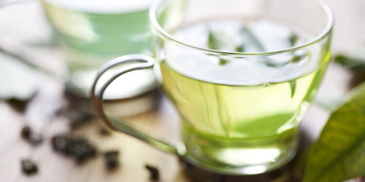 3 chás poderosos que ajudam a controlar a pressão alta e protegem o coração