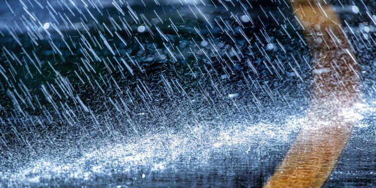 Previsão de chuvas intensas em outubro deixa esses estados em alerta