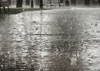 Previsão de chuvas intensas em outubro deixa esses estados em alerta