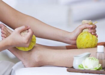 A melhor compressa caseira para dor muscular é com chá de gengibre