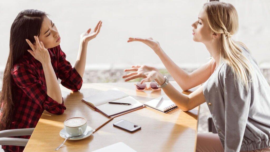 Como as respostas secas destroem relacionamentos sem você perceber