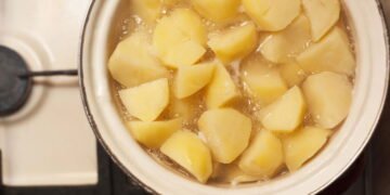 O jeito certo de preparar batatas sem perder nutrientes