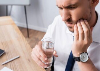 Dor no céu da boca o truque seguro que acelera a cura